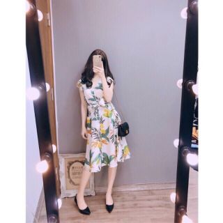Đầm họa tiết thắt nơ