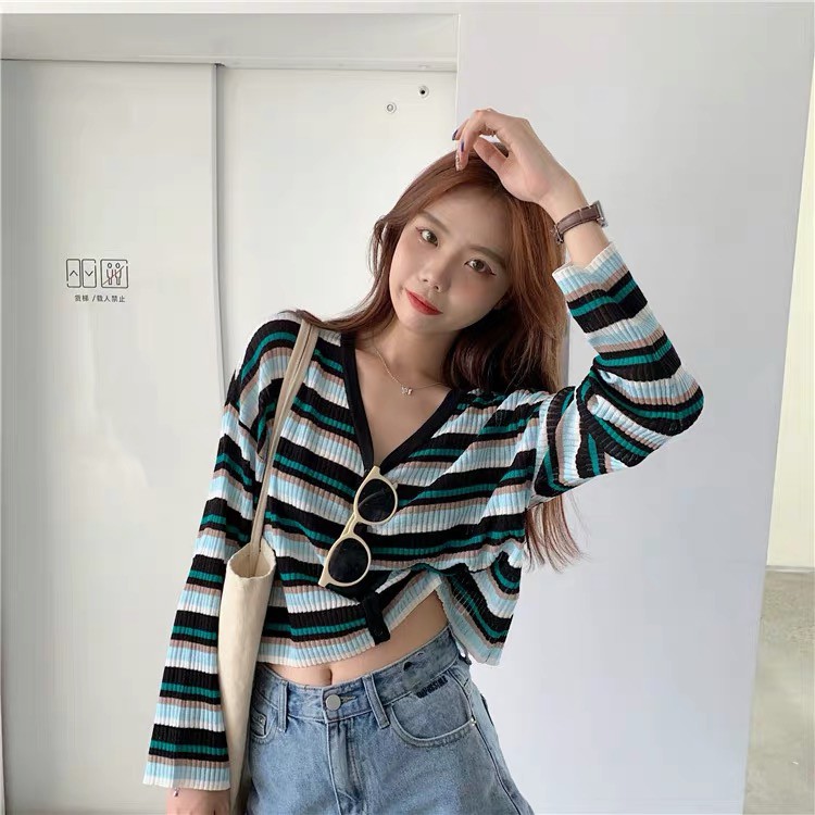 Áo croptop nữ sọc ngang phong cách Hàn quốc kết hợp với tay dài cực dễ thương và giản dị