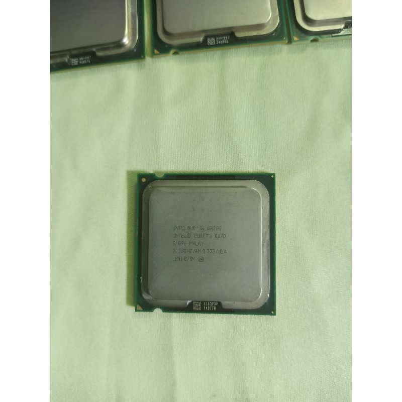 Bộ xử lý Intel® Core™2 Quad Q8200 (4M bộ nhớ đệm, 2,33 GHz, 1333 MHz FSB
