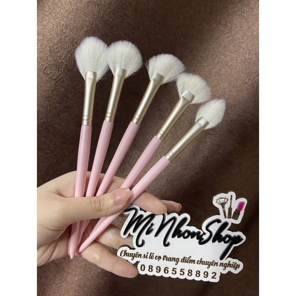 Cọ hight light bắt sáng dạng quạt nhiều phom cải tiến lông tự nhiên