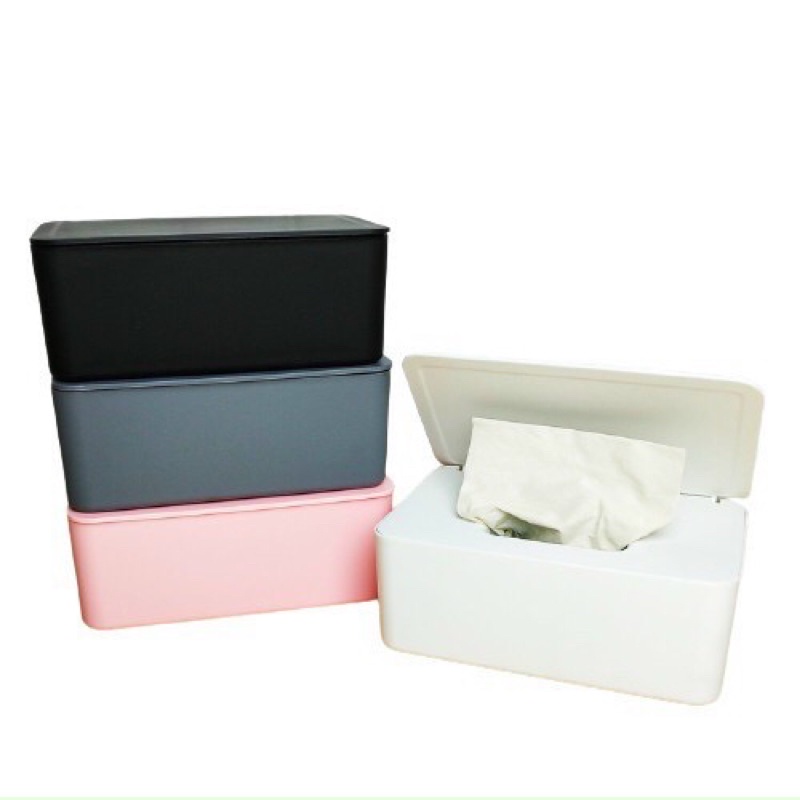 Hộp đựng khuẩn trang chống bụi tiện lợi.