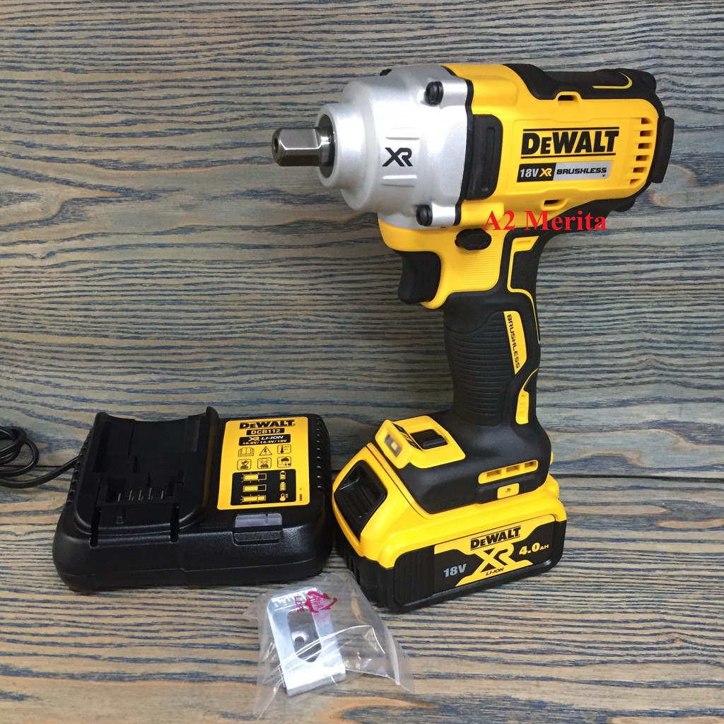 Máy vặn bulong dùng pin 18V không chổi than DeWALT DCF894 (Kèm 1 sạc và 1 pin 18V/4.0Ah)