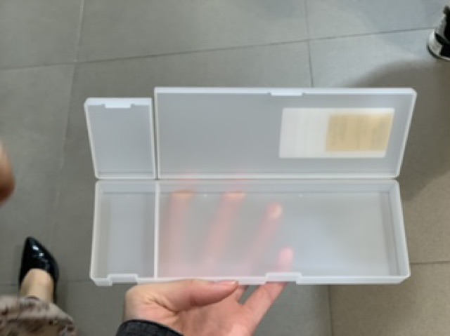 Hộp bút nhựa Muji