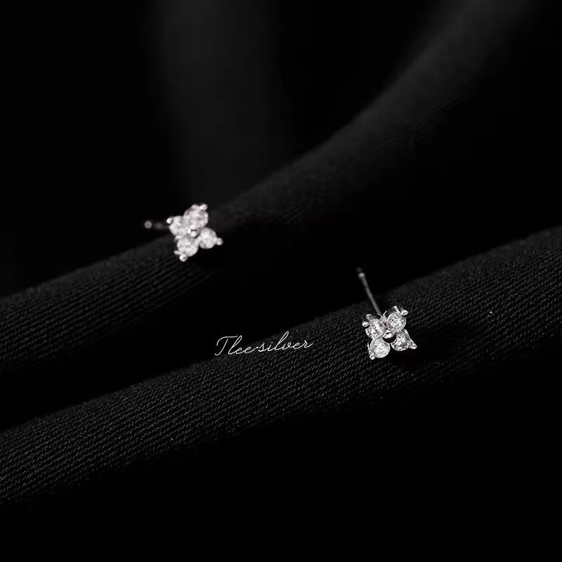 Khuyên tai bạc nữ TLEE nhí hoa đá bốn cánh nhỏ nhắn TleeJewelry B0152