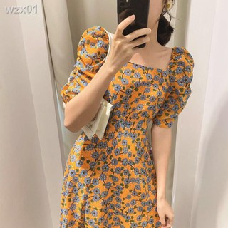 Váy bầu điệu đà che bụng bầu, cổ vuông hoa nhỏ, thắt eo retro, tay phồng, áo dài voan giữa tay, kiểu Pháp