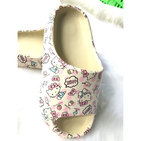 Dép bánh mì in hình mèo kitty siêu cưng