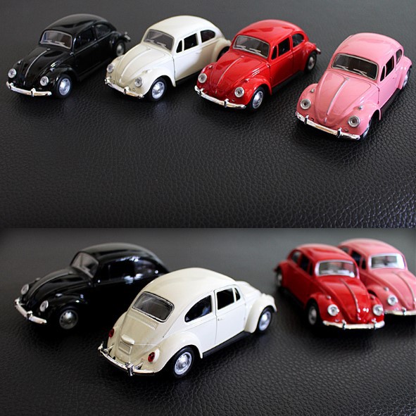 Xe BEETLE mô hình trang trí taplo ô tô làm từ hợp kim