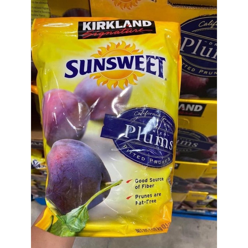 Mận sấy khô chua ngọt Sunsweet Plums Kirkland (1.59kg)