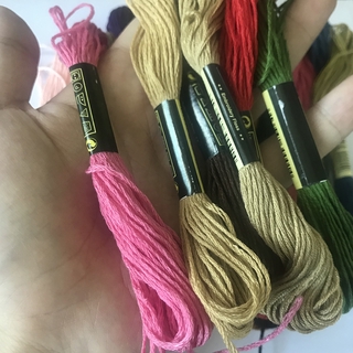Set 50 / 100 Cuộn Chỉ Thêu Nhiều Màu