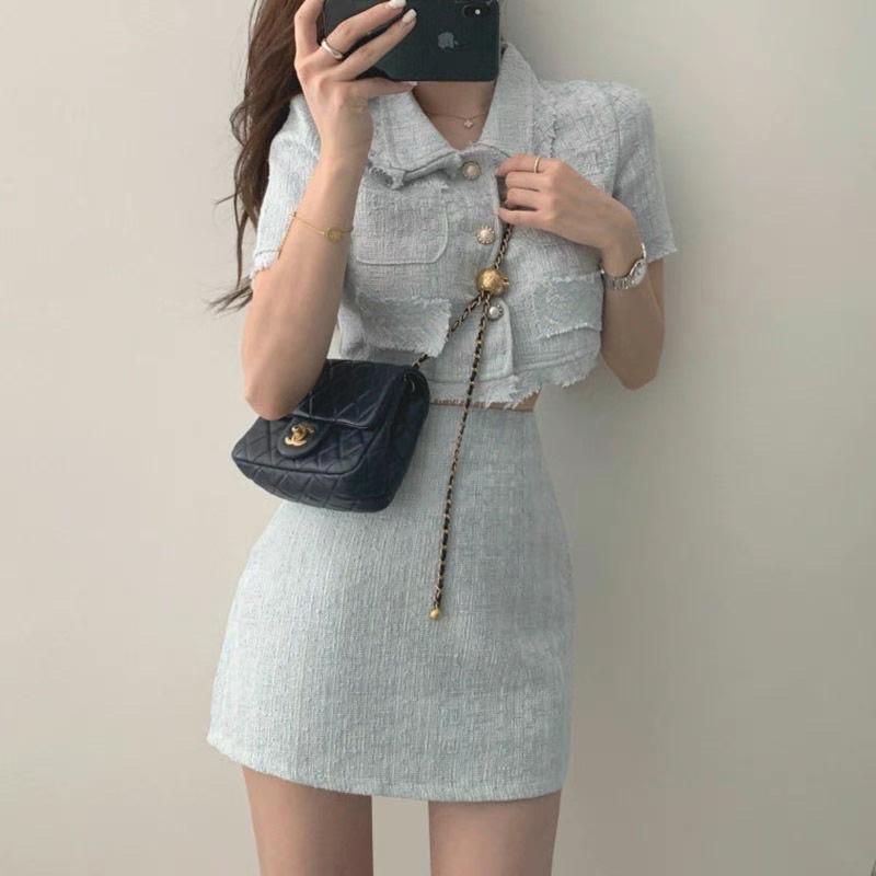 Set áo khoác ngoài cộc tay + chân váy dạ tweed tua rua màu xanh phối cúc ngọc