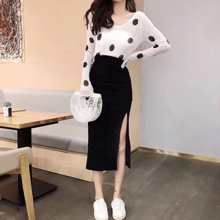 Set áo len chấm bi mix chân váy xẻ đen