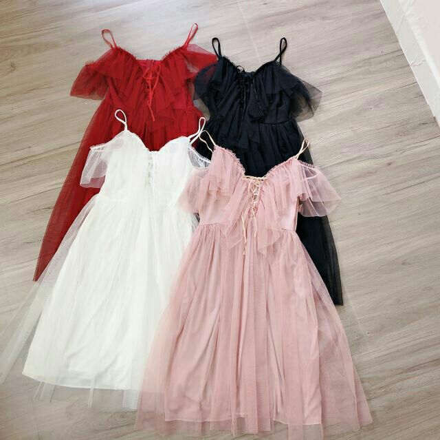 Đầm công chúa 2 dây bẹt vai tiểu thư quá dễ thương