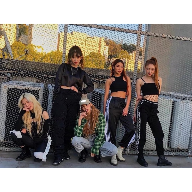 Áo sơmi kẻ caro màu xanh lá thisisneverthat giống Lisa Blackpink