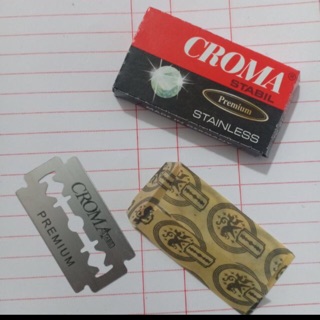 1 hộp dao tem Croma