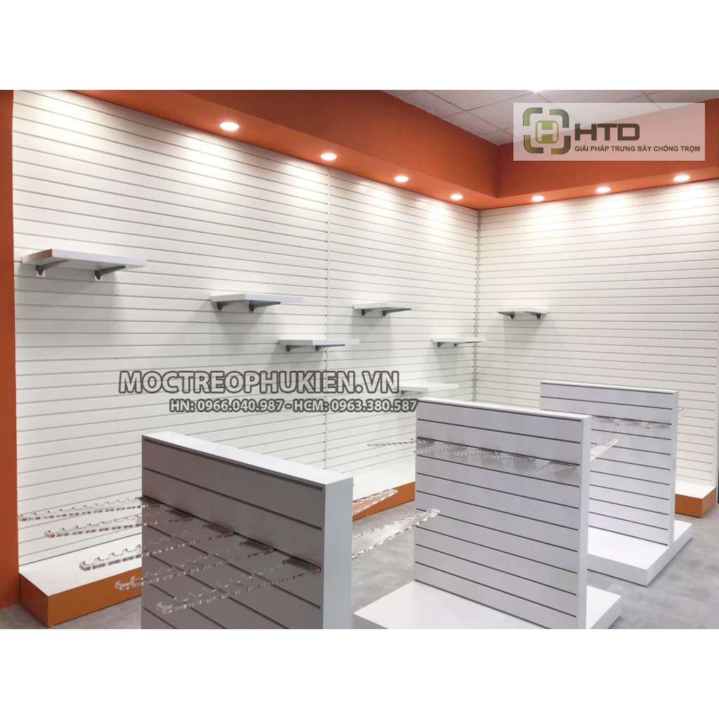 TẤM SLATWALL PVC LÀM GIÁ KỆ SHOP THỜI TRANG | HTDVN