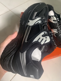 Giày sneaker nữ xinh lung linh.