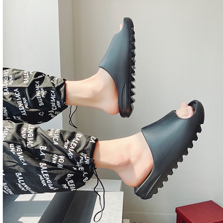 Dép Sandal Thể Thao Đế EVA Mềm Chống Mòn Thời Trang Đi Biển Cho Nam Và Nữ