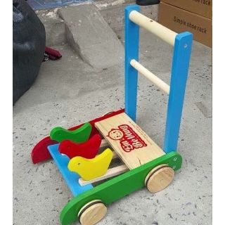 Xe gỗ tập đi Em Bé Vàng
