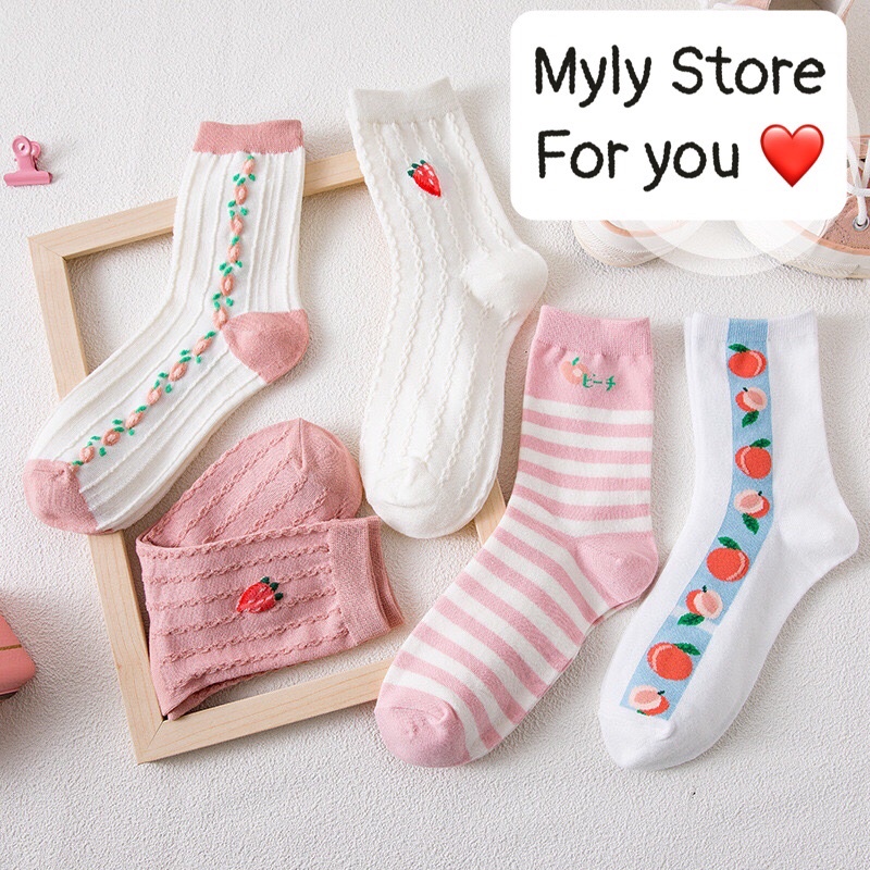 Tất cổ cao hoạ tiết dâu tây dễ thương dành cho bạn nữ bạn gái phong cách Hàn Quốc Nhật Bản