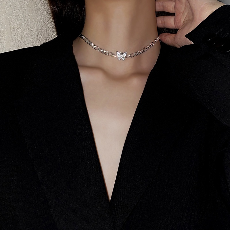 Vòng cổ choker mặt bướm cá tính sang trọng