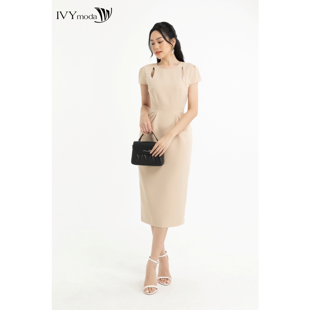 Đầm cut-out đính ngọc IVY moda MS 48M7695