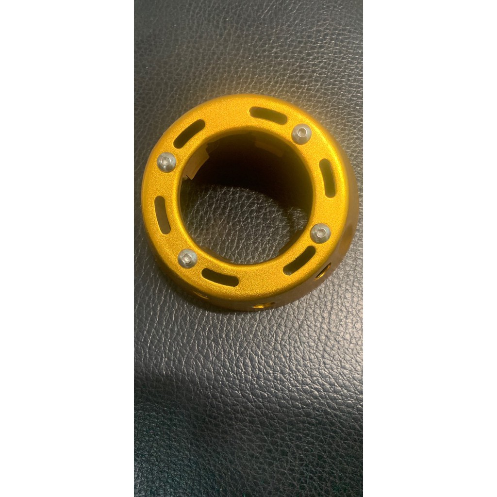 Chụp đích pô xe vario và clik 2017 chất liệu nhôm màu vàng