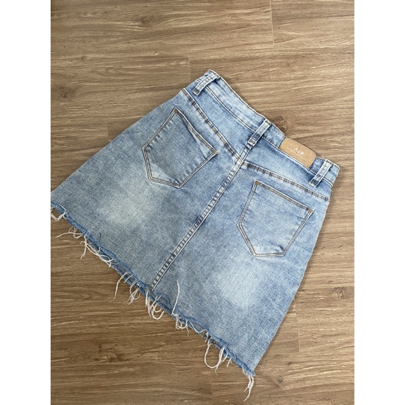 Pass chân váy jean