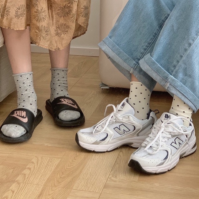 Tất nhún cao cổ họa tiết chấm bi