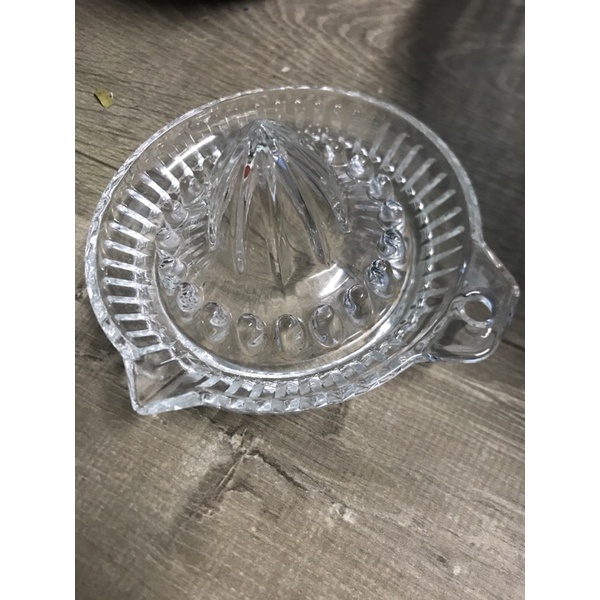 Dụng cụ vắt cam thuỷ tinh