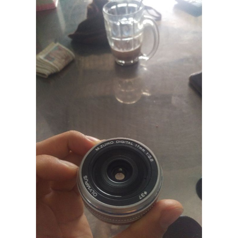 Ống kính Olympus 17mm F2.8 dư dùng bán lại