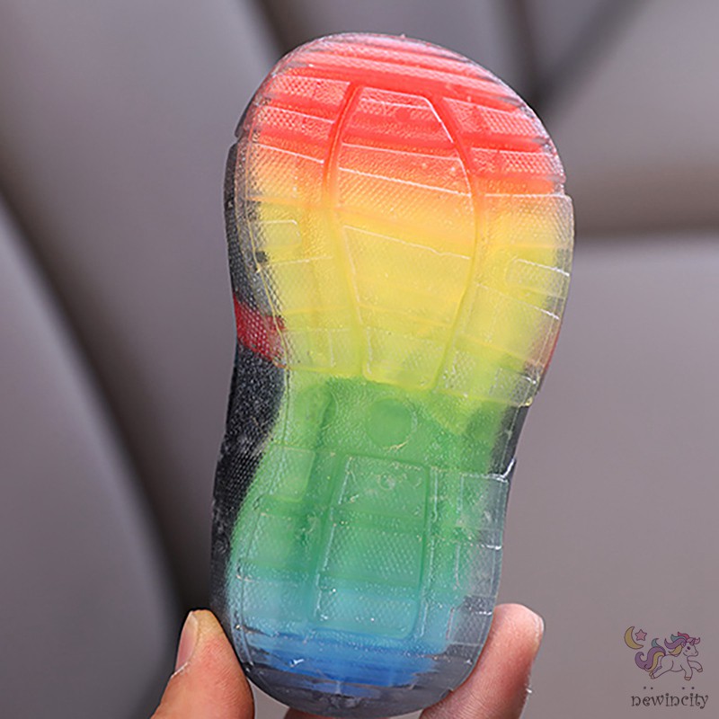 Giày thể thao dệt vải thiết kế cho trẻ em xinh xắn