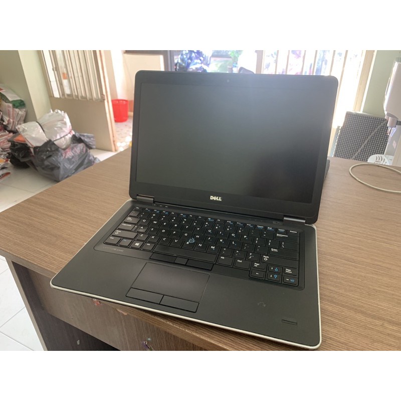 Laptop dell latitude 7440