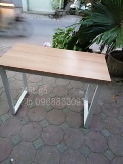 Bàn làm việc chân sắt 100