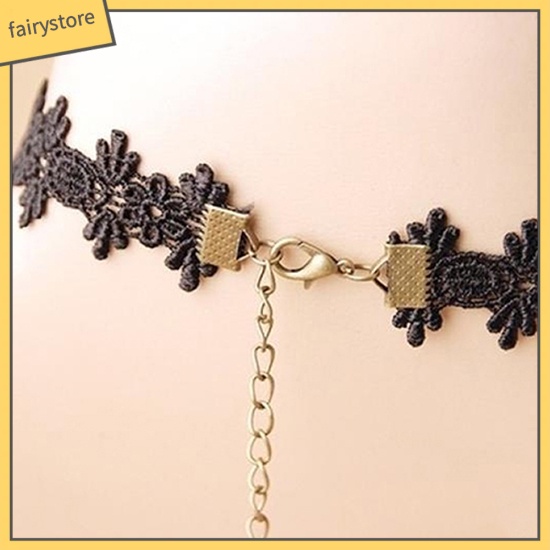 Vòng Cổ Choker Ren Hoa Phối Mặt Hình Trái Tim Phong Cách Gothic