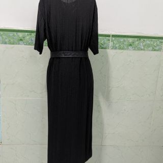 Đầm đen form suông mới tinh free size