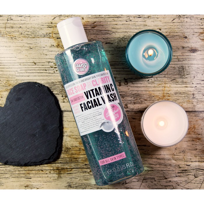 Sữa rửa mặt sáng da Soap & Glory Face Soap & Clarity 3 in 1 Daily Vitamin C Facial Wash 350ml