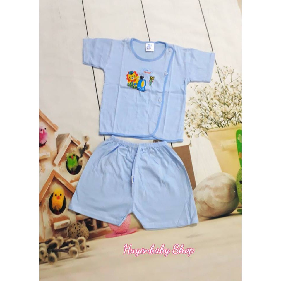 Bộ quần áo sơ sinh tay ngắn cúc lệch Bosini màu cho bé từ 3-11kg