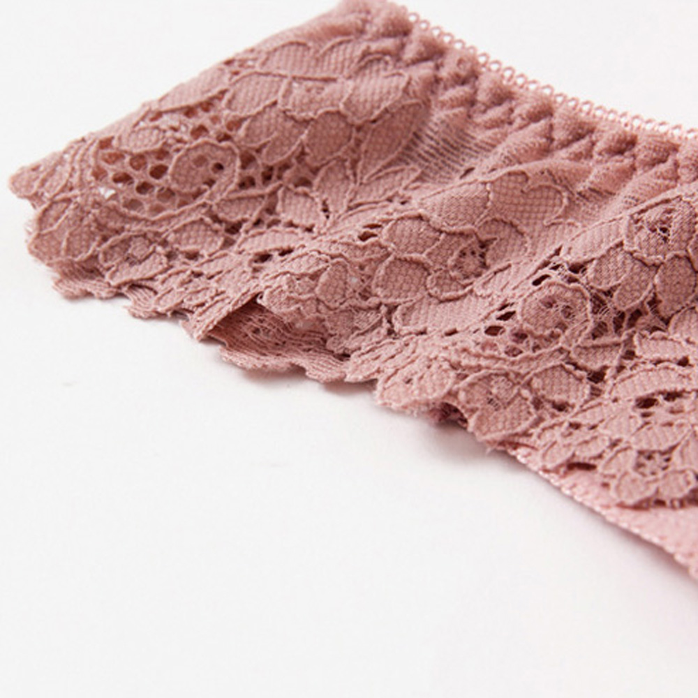 Quần lót lọt khe bằng ren xuyên thấu phong cách gợi cảm quyến rũ cho nữ