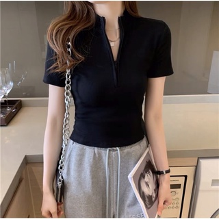 Áo thun croptop khoá kéo cổ cao tay ngắn