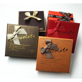 Hộp đựng socola hình vuông nhiều mẫu