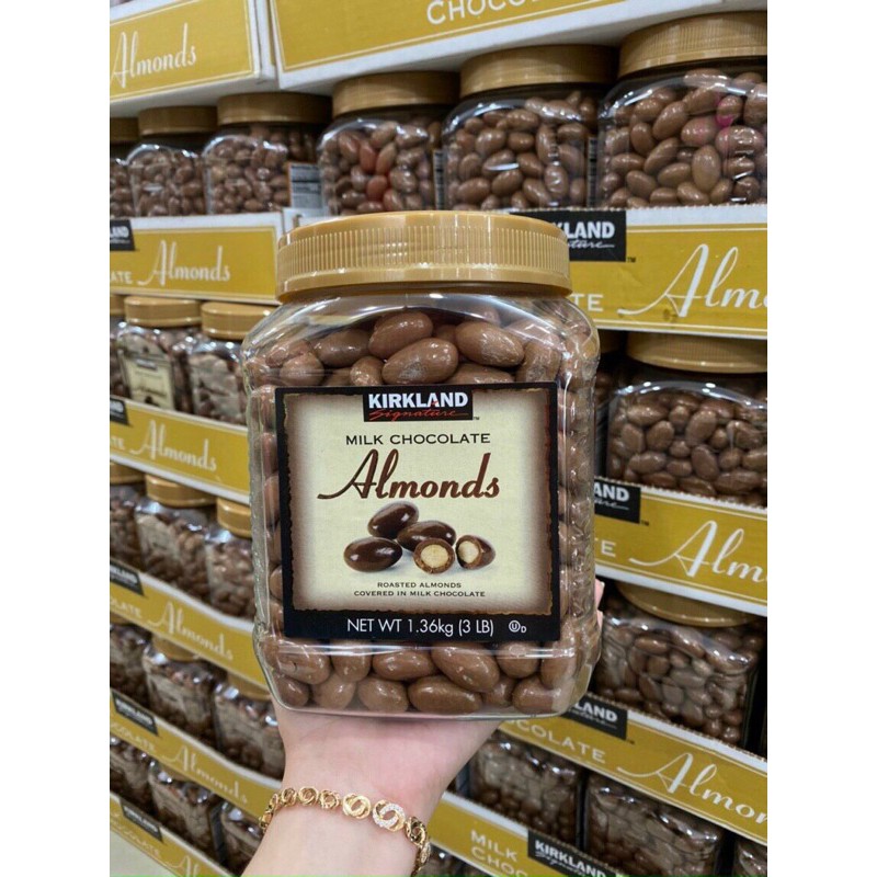 Socola Sữa Bọc Hạnh Nhân Kirkland Almonds 1.36kg Của Mỹ