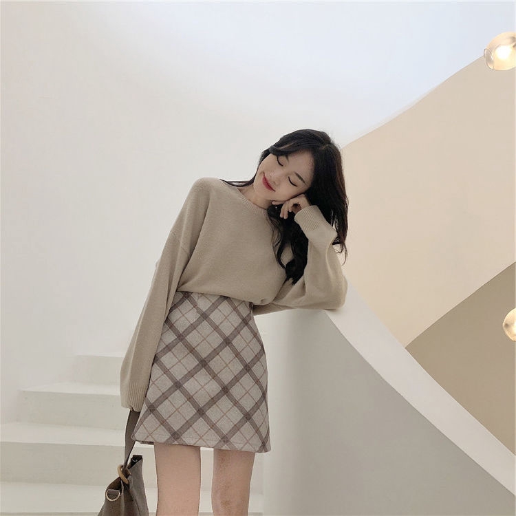 Bộ Áo Sweater Dài Tay + Chân Váy Xinh Xắn Theo Phong Cách Hàn Quốc | BigBuy360 - bigbuy360.vn