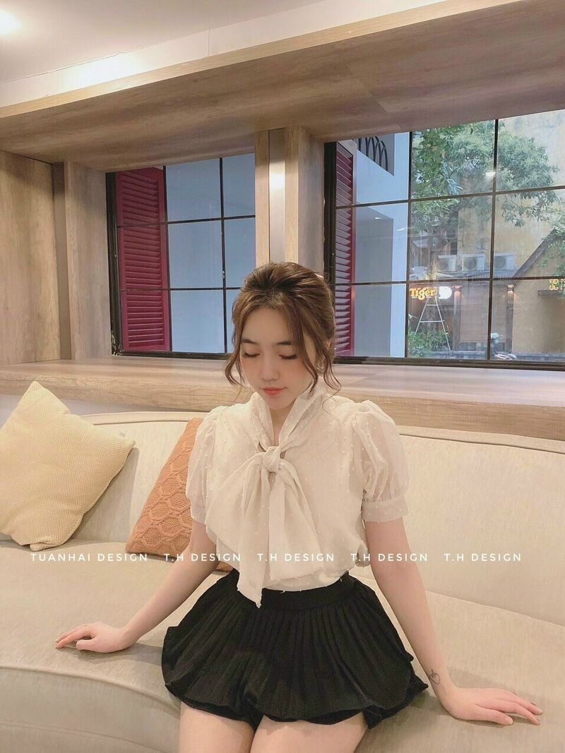 [Mã FAMAYWA giảm 10K đơn 50K] Áo sơ mi hoa nổi nơ ngực xinhh | BigBuy360 - bigbuy360.vn