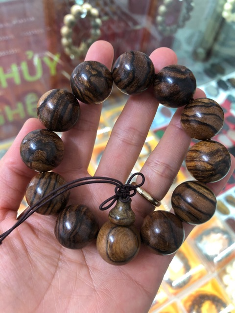 Vòng tay gỗ Hoa Kỳ Nam Trầm Hương Indonesia (Trầm Indo) size 20mm thơm ngát vân gỗ tuyệt đẹp