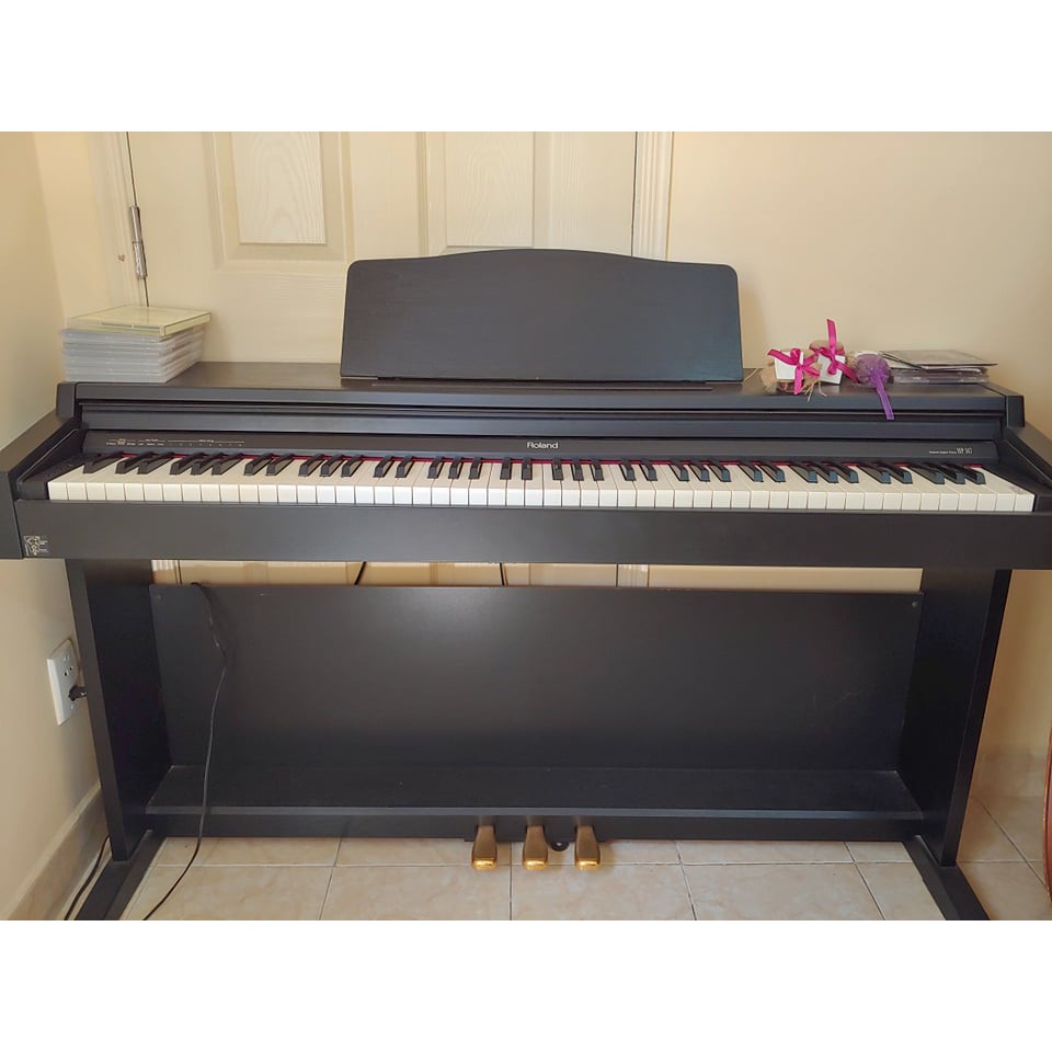 Piano điện Roland HP147