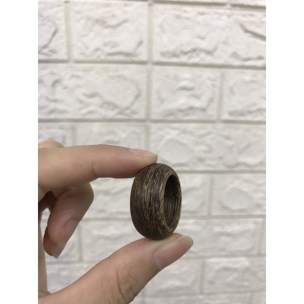 nhẫn trầm hương