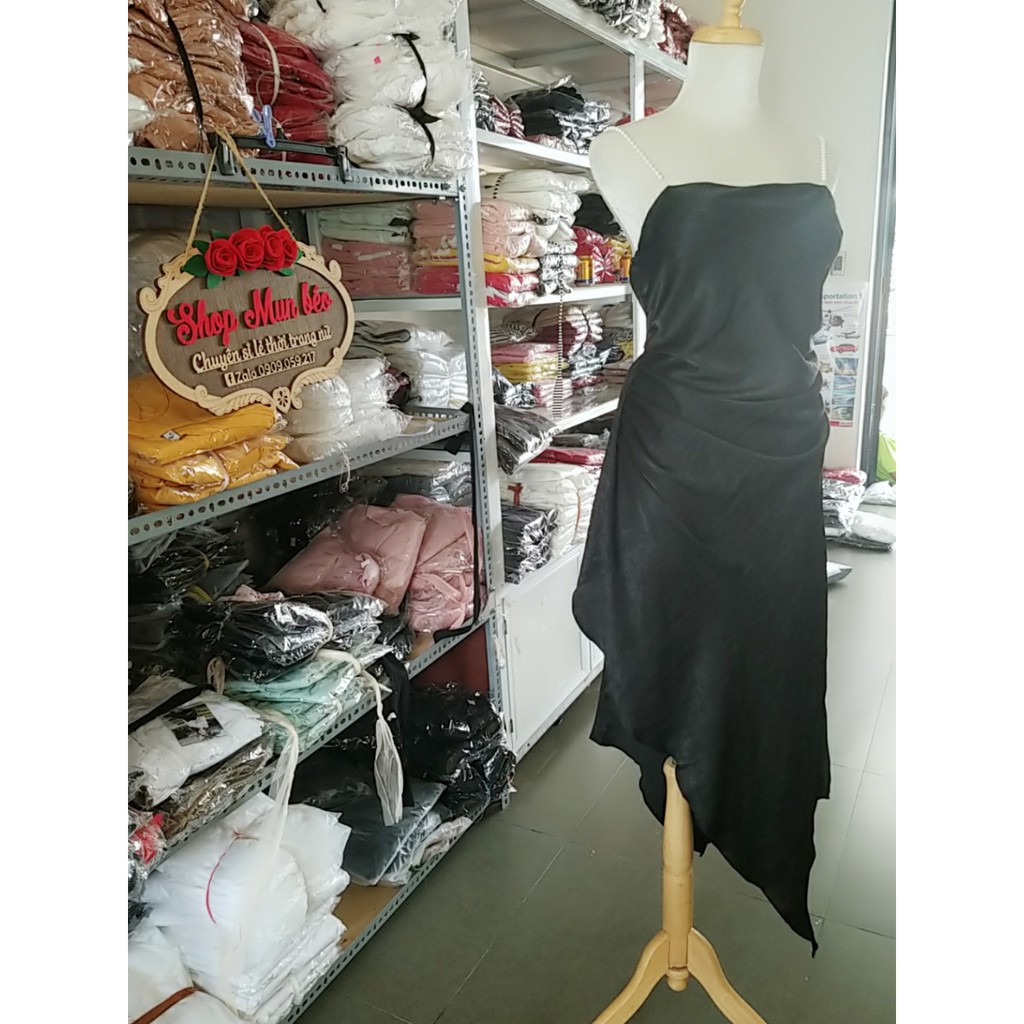 (VIDEO+HÌNH THẬT) Đầm Phi Lụa Nhung Vạt Xéo Dây Vai Kết Cườm (ĐEN) | BigBuy360 - bigbuy360.vn