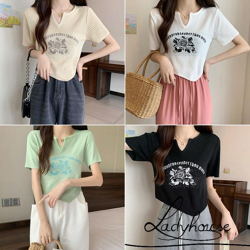 Áo Thun Crop Top Tay Ngắn Cổ Chữ V In Chữ Và Hoa Hồng Dành Cho Nữ