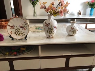 Set lọ hoa và hoa trang trí