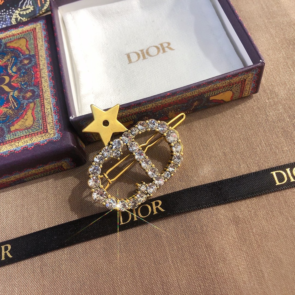 Kẹp tóc thép titan hình logo Dior và ngôi sao năm cánh đính đá thời trang cho nữ